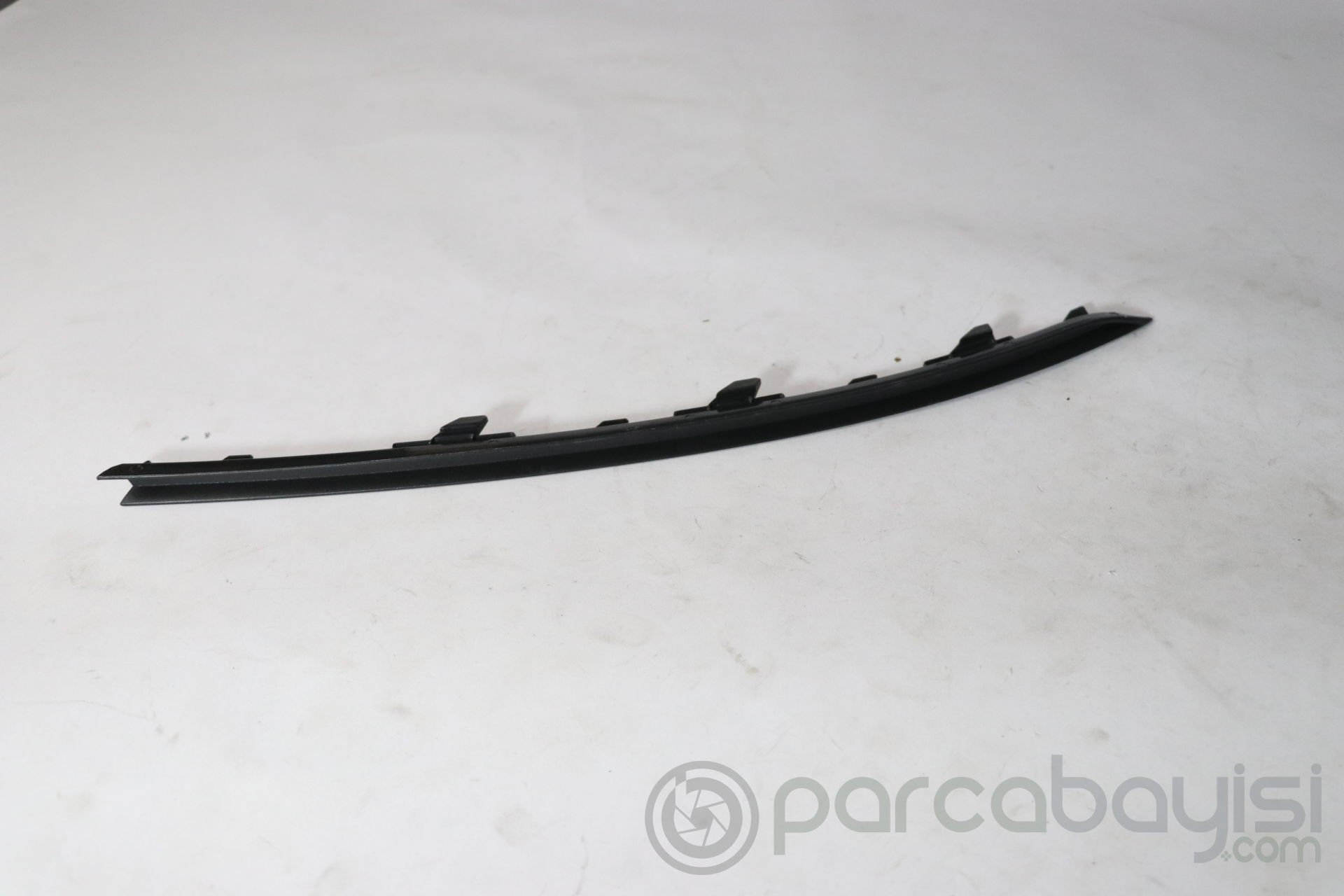 2015-2019 VW PASSAT ÇITA,TAMPON ÖN SAĞ (Köşe) (siyah)  | 3G08543229B9 | 3G08543229B9