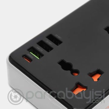 HOCO AC8A 2500W 3 Priz + 3 USB + 30W Type-C Multifonksiyonel Priz Çoğaltıcı Şarj Aleti