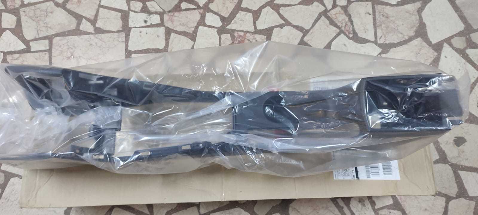 Kia Stonic Orta Konsol Orjinal | 84611H8100WK