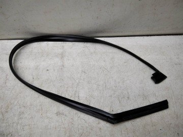 Kia Ceed Ön Kapı Cam Fitili Üst Sağ Orjinal | 82160A2000