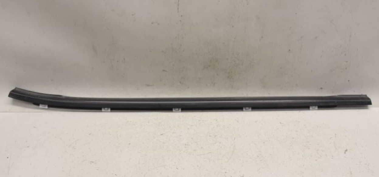 Kia Ceed Arka Cam Çıtası Sağ Dış Orjinal | 832201H000