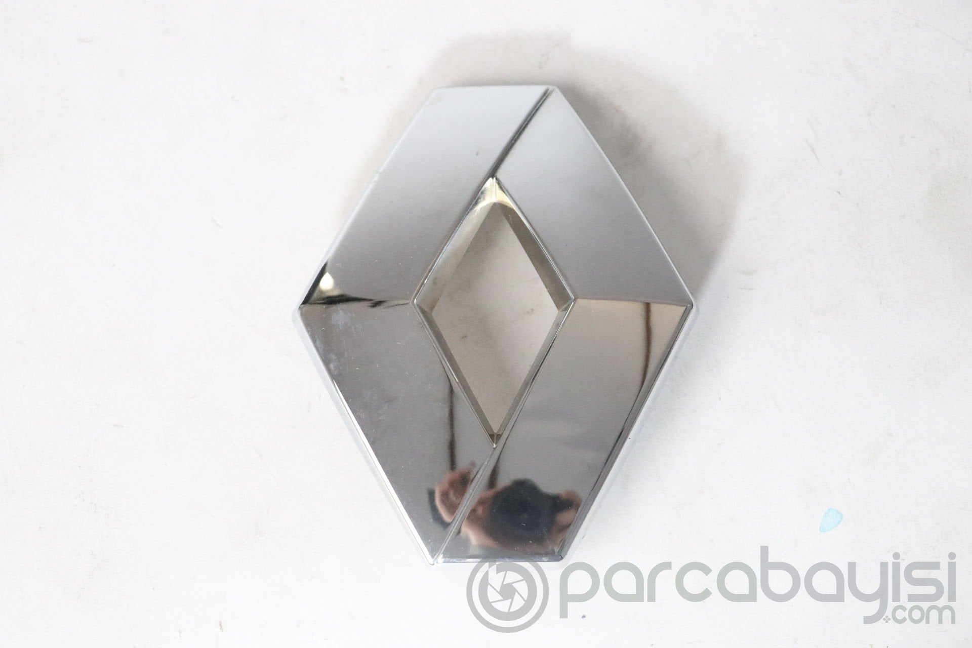 CLIO IV 2014-2019 RENAULT AMBLEM,ARKA RENAULT  | 908890899R | 908890899R